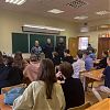 РОСГВАРДЕЙЦЫ ПРОВЕЛИ УРОК БЕЗОПАСНОСТИ В АКАДЕМИИ ХОРЕОГРАФИИ В МОСКВЕ
